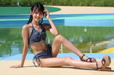"TREND GIRLS Photo Session 2024" A popular AV actress who is active participates in a sexy swimsuit! A great smile comes to the crotch! ww