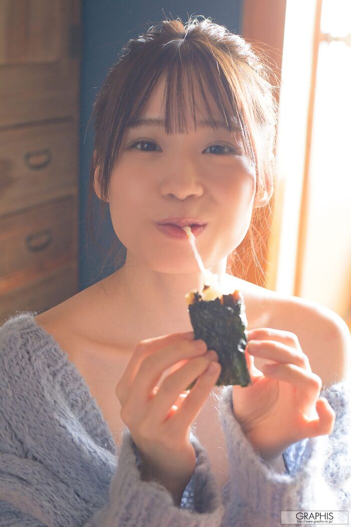 Graphis Limited Edition Nana Miho 未歩なな - New Year Special 2024 17th image