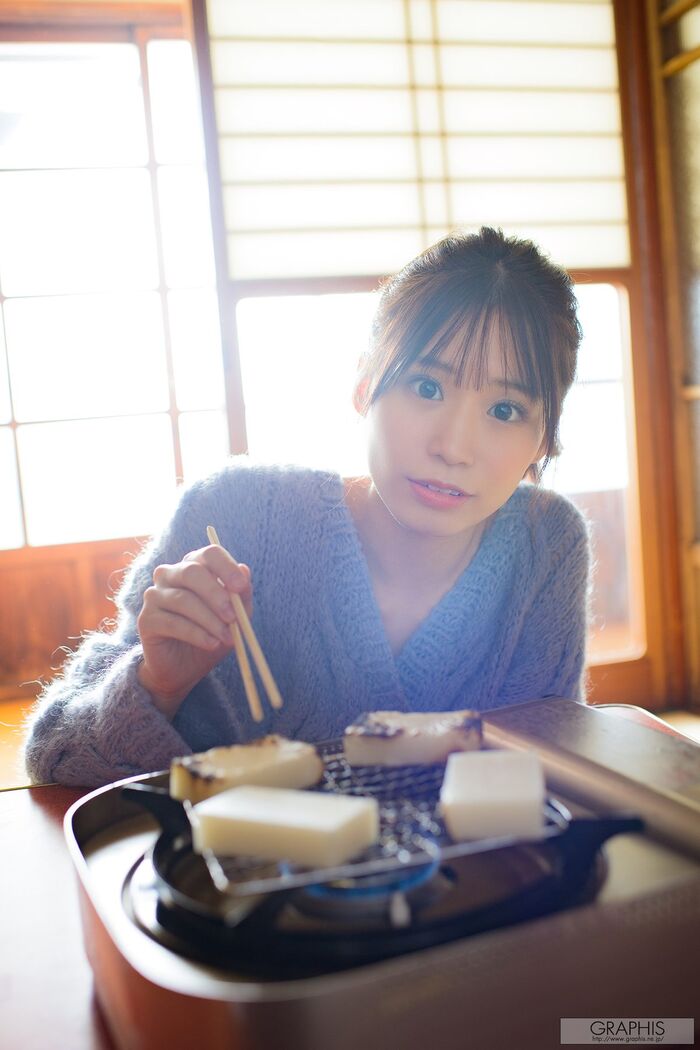 Graphis Limited Edition Nana Miho 未歩なな - New Year Special 2024 3th image