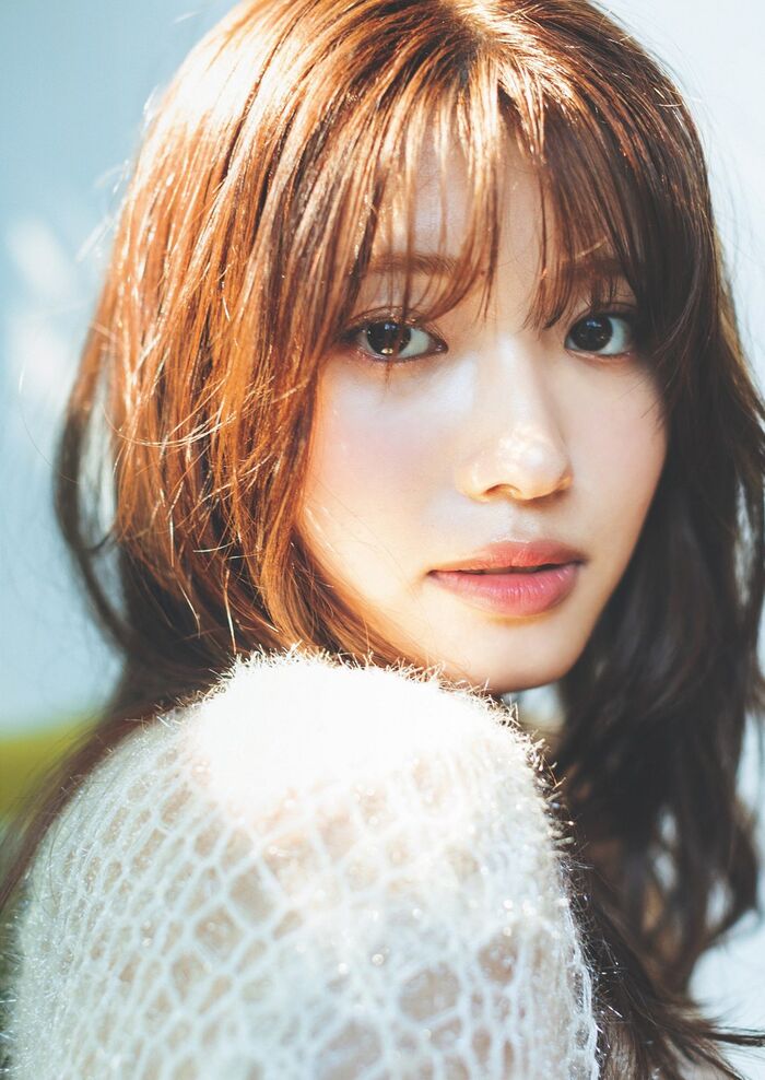 Weekly Playboy 2023 No.42-43 Yuzumi Hongo Airi Yoshida Reni Takashiro Mizuki Asakura Amichi Suge Takakura Ririka Rurutan 15th image