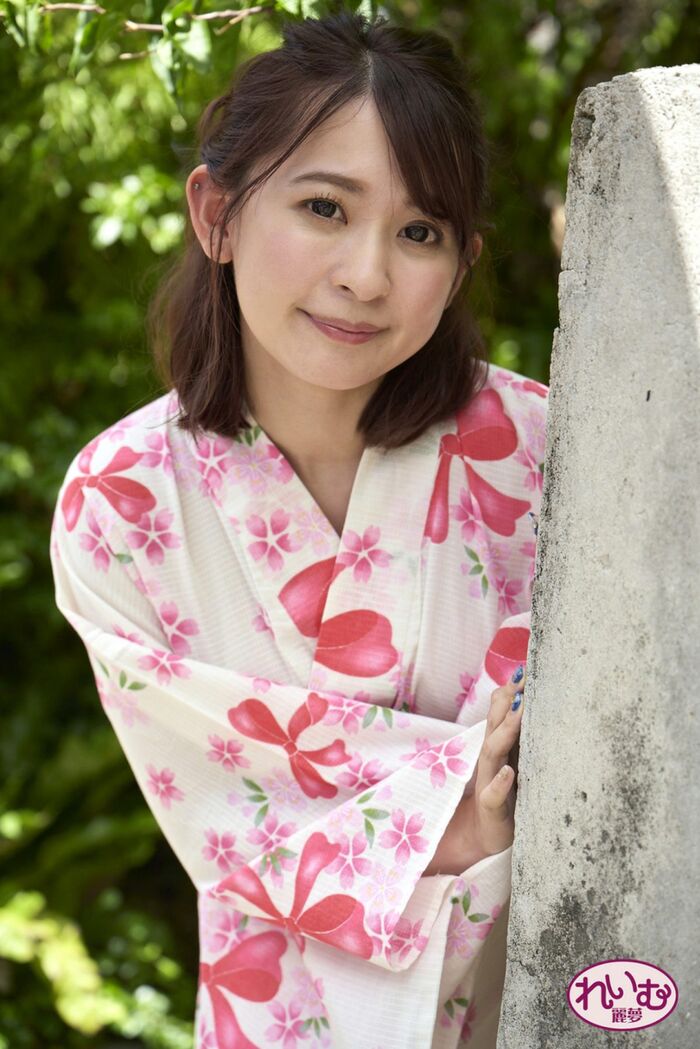 Reimu Azusa Hikari 梓ヒカリ Photobook Vol.8 A 19th image