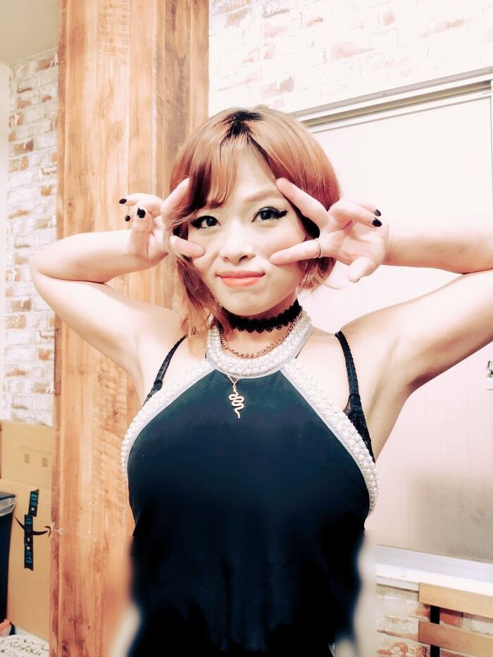 A rookie AV actress with a mysterious atmosphere excavated in Ikebukuro Danchihiro was Momoka Kano, a Kubire G cup beauty who debuted in 2009 www 17th image