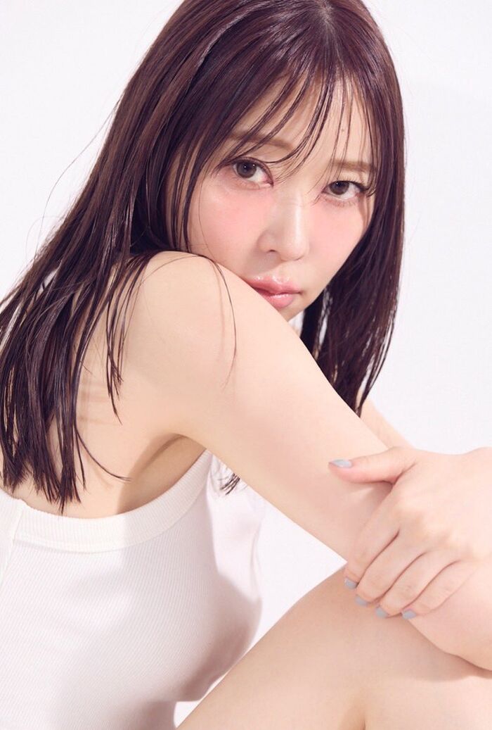 【画像】指原莉乃さん(31)、グラビアで巨乳を見せつけるwwwwwwwwwレジェンドさっしーが久々にヤンジャン表紙＆巻頭に登場！！ 10th image