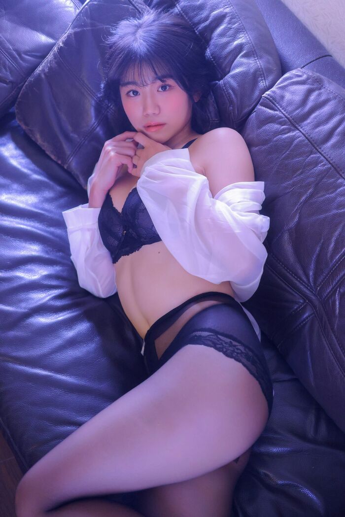 Yo-U Yui - Blackroom Part2 19th image