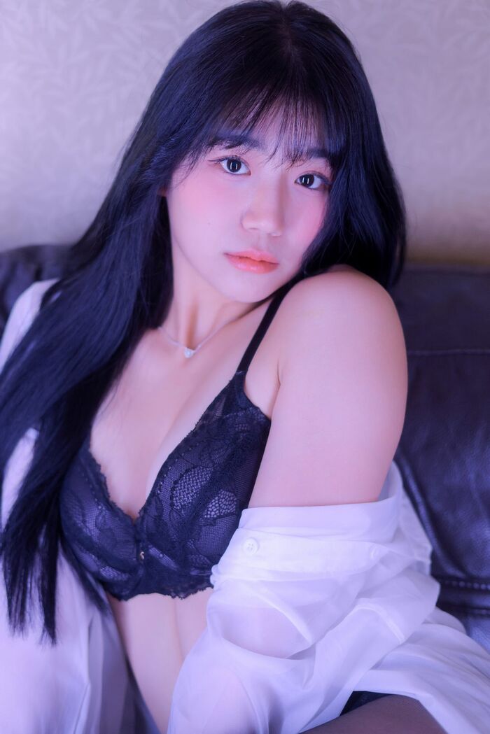 Yo-U Yui - Blackroom Part2 45th image