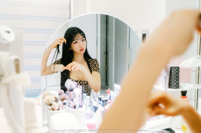 Moon Night Snap Yunjin - Yunjin Peeking 5th image