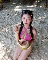 來自台灣的正妹Queena娜娜,啦啦隊成員,顔值甜美,笑起來超迷人。