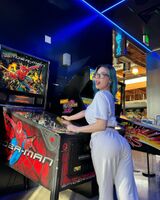 【画像】アメリカのゲーム配信者のシャーロットちゃん、16歳でこの身体