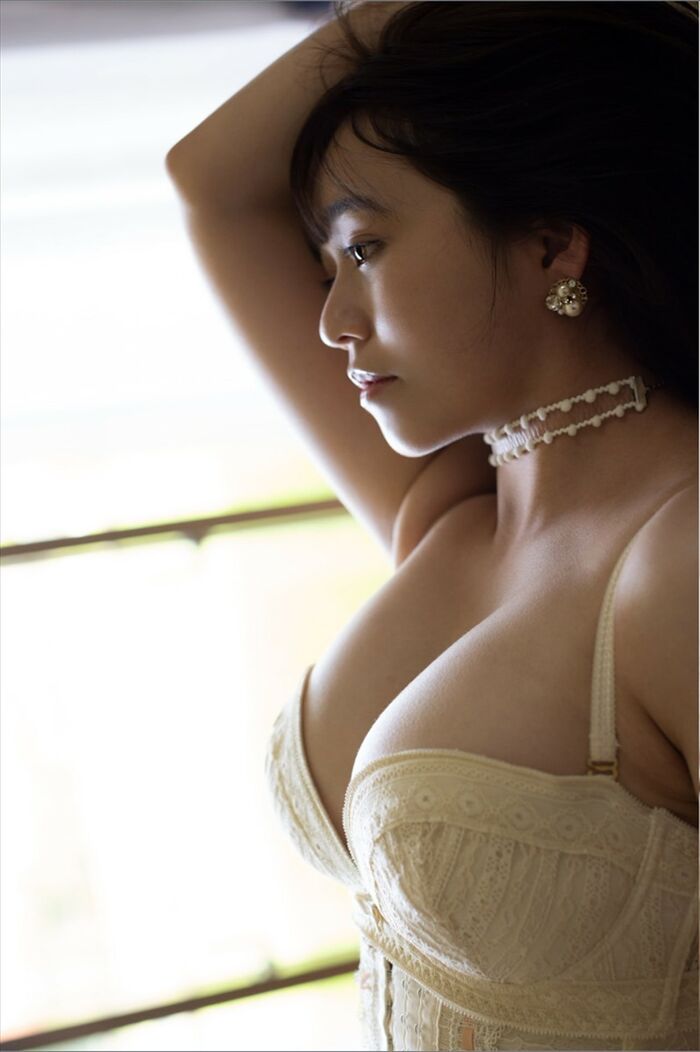 Misumi Ellie 美澄衿依 44th image