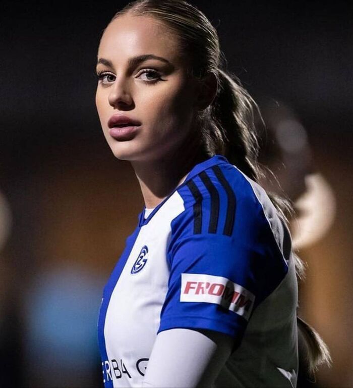 Officially recognized as the world's most beautiful and beautiful first place female foot ball athlete--安娜·瑪麗亞·瑪律科維奇 2th image