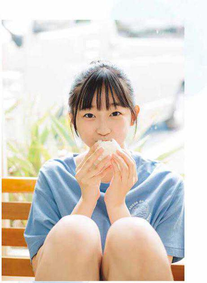 [Image] Baby-faced Lori JK (18), who grows from a girl to an adult in the latest swimsuit gravure wwwwww Chiba Hinano, opens her beautiful body in a bikini!! 14th image