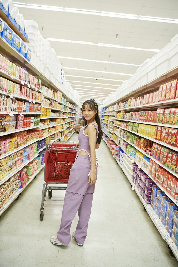 [Image] Black-haired neat and clean idol, sticking out her buttocks in her underwear wwwwwwwwSTU48 Akari Fukuda, the back shot of the 1st photo book is too stimulating!! 19th image