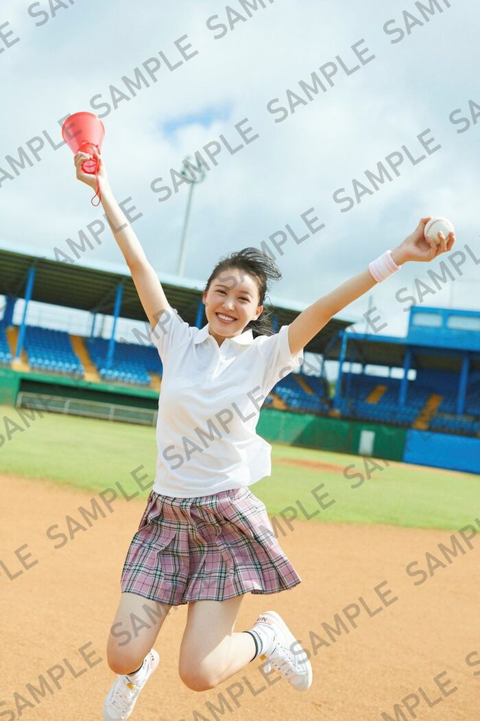 [Image] Black-haired neat and clean idol, sticking out her buttocks in her underwear wwwwwwwwSTU48 Akari Fukuda, the back shot of the 1st photo book is too stimulating!! 20th image