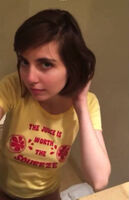 [Video] A girl who is playfully exposed to her boobs by a female friend, cute