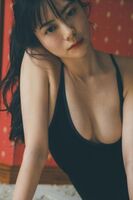 [Image] 32-year-old innocent actress, shocking exposure of lower breasts wwwwwwwwwww Rio Yamashita, boobs are about to spill out in the latest photo book!!