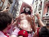 【Image】The result of a beautiful woman exposing her boobs at an overseas event wwwww