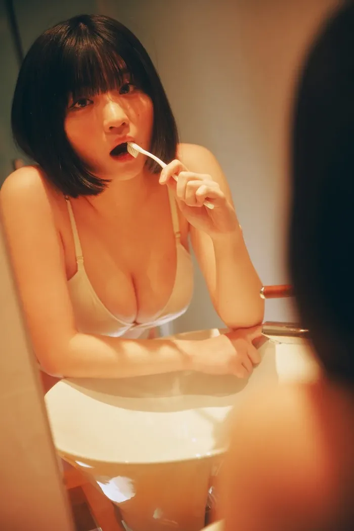[Nagi Nemoto 12] Gravure image of enjoying a 25-year-old baby-faced loli face with 90 cm G cup fluffy boobs (12) 39th image