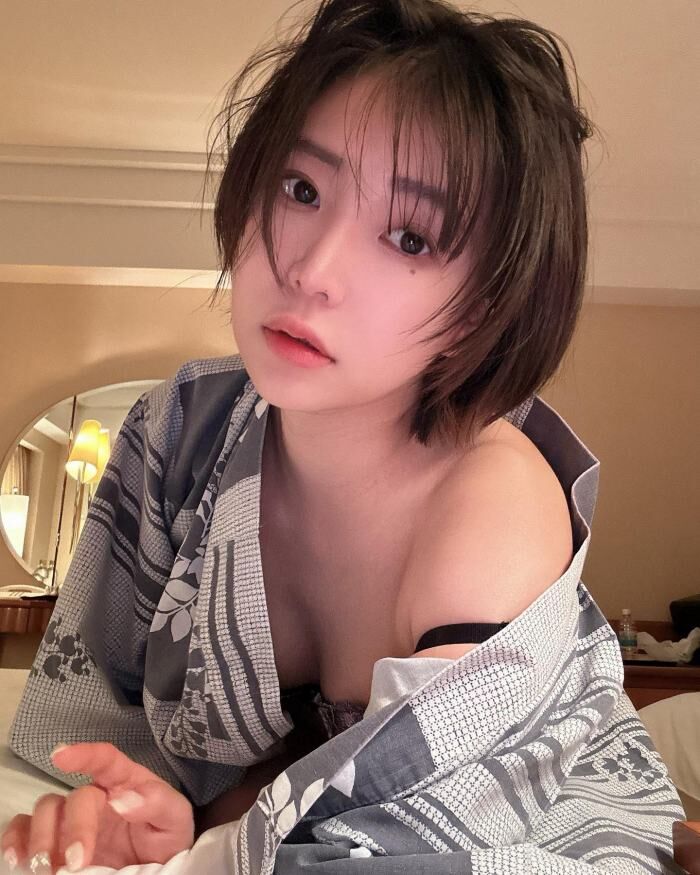 Cina Tatsumi 100 erotic images including lingerie grabia with amazing sex appeal! 37th image