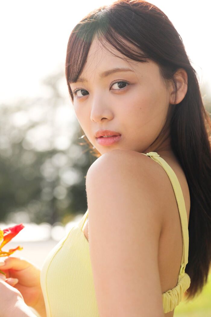 [Swimsuit image] Hiyori Hamagishi, 46 Hinatazaka, lifts the ban on cleavage in her first bikini wwwwwww Fans are very excited about the boobs cut in the 1st photo book!! 10th image