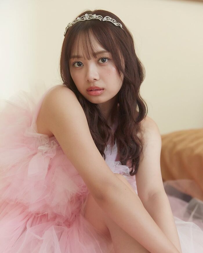 [Swimsuit image] Hiyori Hamagishi, 46 Hinatazaka, lifts the ban on cleavage in her first bikini wwwwwww Fans are very excited about the boobs cut in the 1st photo book!! 13th image