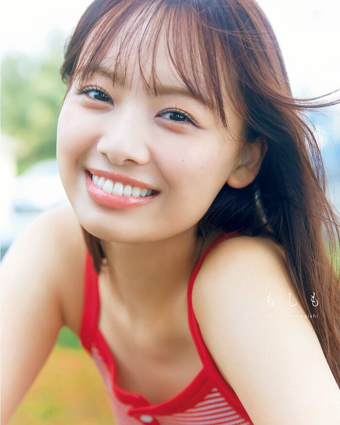 [Swimsuit image] Hiyori Hamagishi, 46 Hinatazaka, lifts the ban on cleavage in her first bikini wwwwwww Fans are very excited about the boobs cut in the 1st photo book!! 18th image