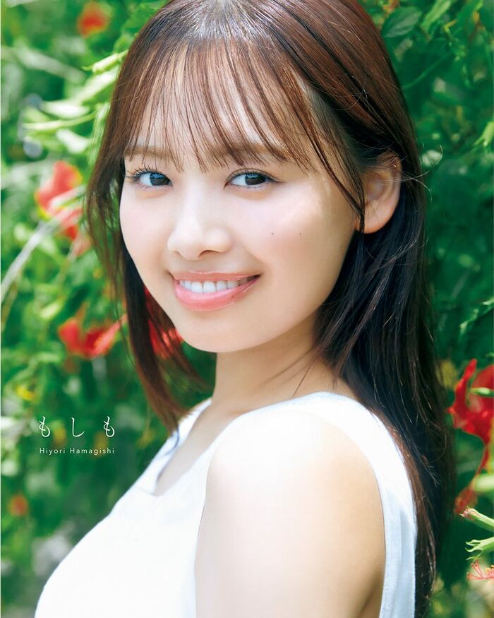 [Swimsuit image] Hiyori Hamagishi, 46 Hinatazaka, lifts the ban on cleavage in her first bikini wwwwwww Fans are very excited about the boobs cut in the 1st photo book!! 20th image