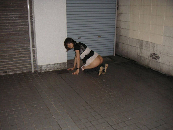 Erotic images that expose the buttocks 51th image