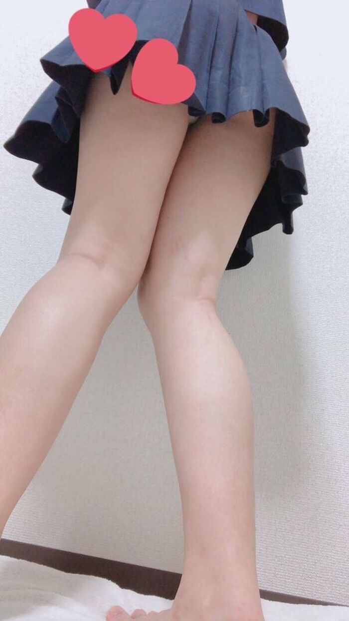 95 JK thigh selfie erotic images! Summary of whipped bare legs extending from the uniform and beautiful legs that bite into the knee 26th image
