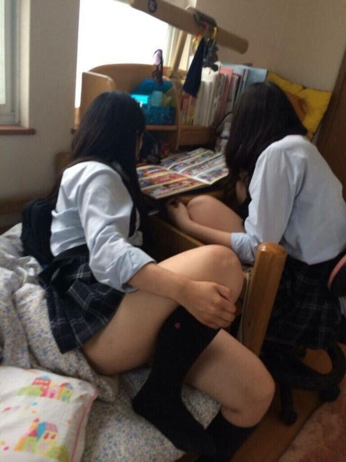 JK's bare feet erotic images! - The plump thigh panchira ♡ will come out! 54th image