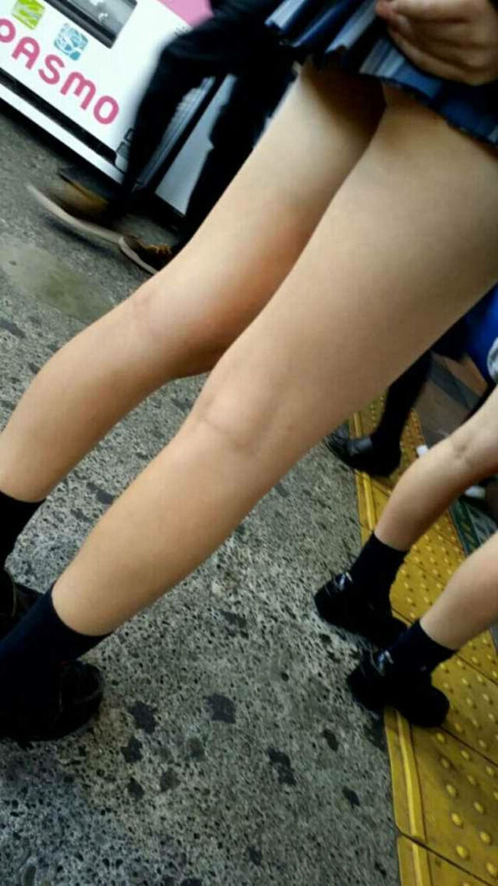 JK's bare feet erotic images! - The plump thigh panchira ♡ will come out! 57th image