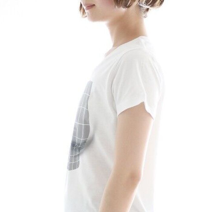 'Is the middle transparent!?' Popular idol 'full view' gravure shot is a big hit 4th image