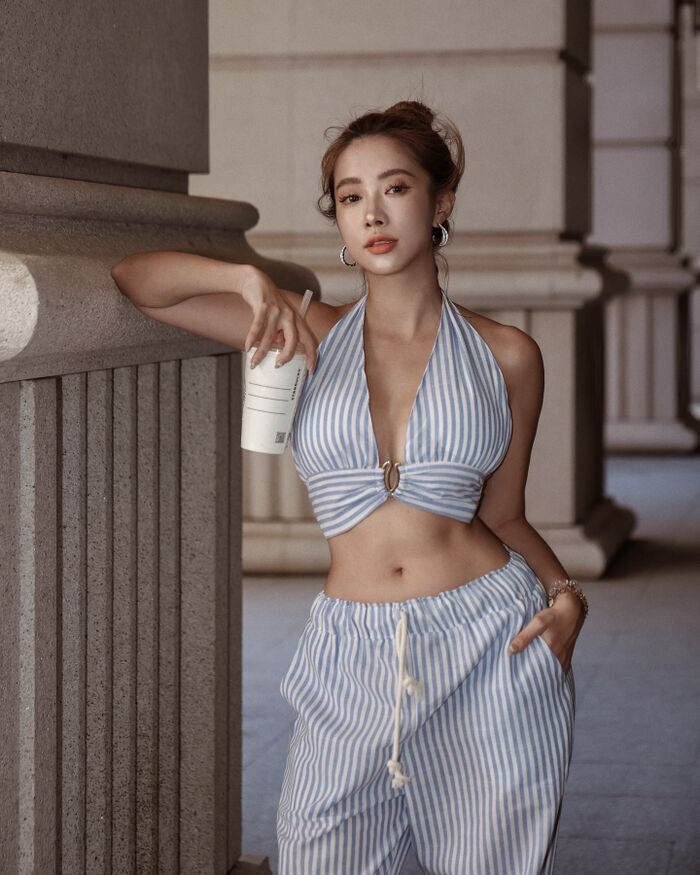 氣質美顏「呂妍芯 𝐘 𝐚 𝐧 𝐛 𝐚 𝐛 𝐲」火辣美腿光看就難掩興奮 (22P) 5th image