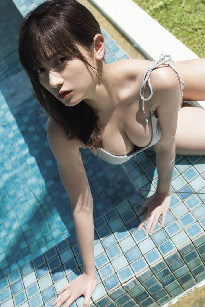 【画像】桃月なしこさん、おっぱいの血管グラビアがエッチすぎるwwwwwww「ヤングキングBULL」で見せた胸に走る“蛇”にファン大興奮！！！ 31th image