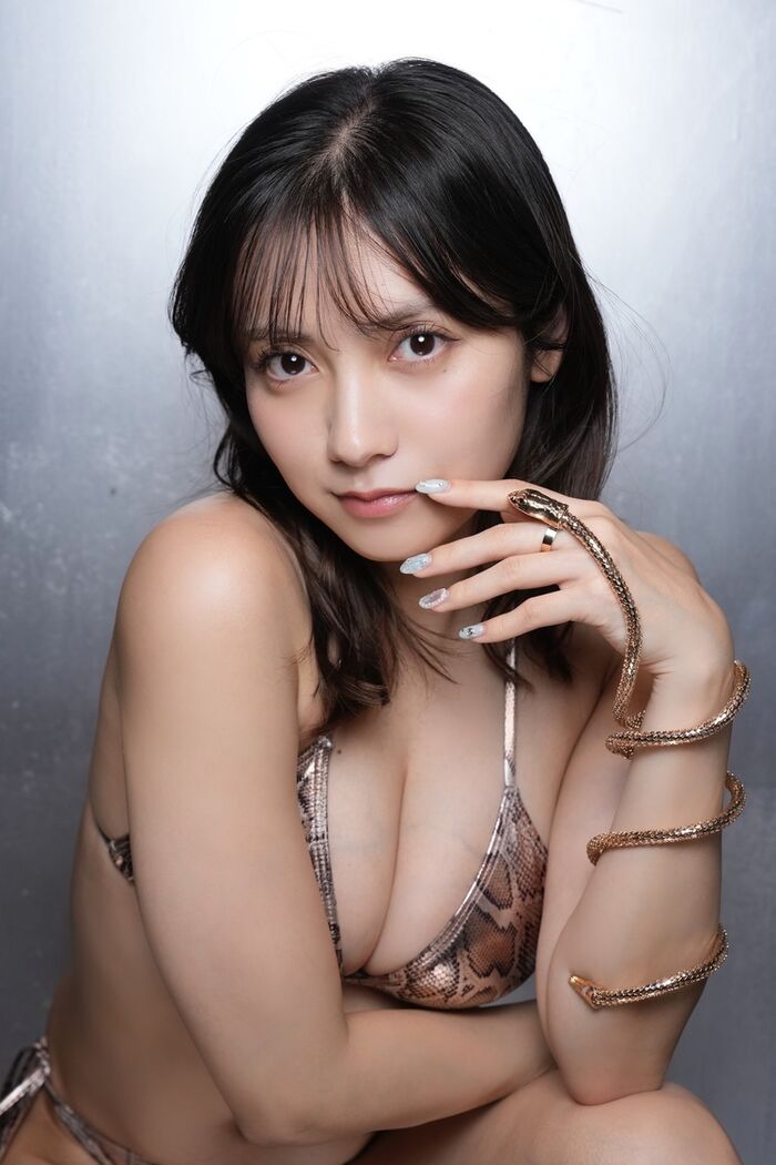 【画像】桃月なしこさん、おっぱいの血管グラビアがエッチすぎるwwwwwww「ヤングキングBULL」で見せた胸に走る“蛇”にファン大興奮！！！ 4th image