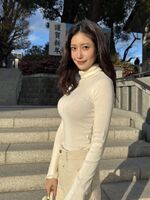 Natsuki Abe, who has over 3.4 million SNS followers, moves in vain with a tight knit and shakes her huge breasts w