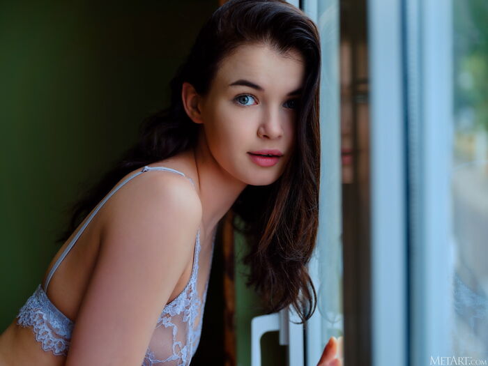 Tutsi - At The Window (121P) 9th image
