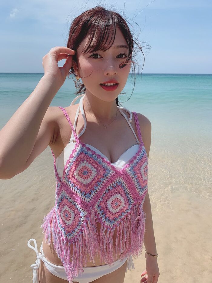 [Image] Kyushu's representative idol reveals her buttocks in a swimsuit wwwwwwwwwLinQ Yumi Takagi decides to release a naughty gravure photo book!! 17th image