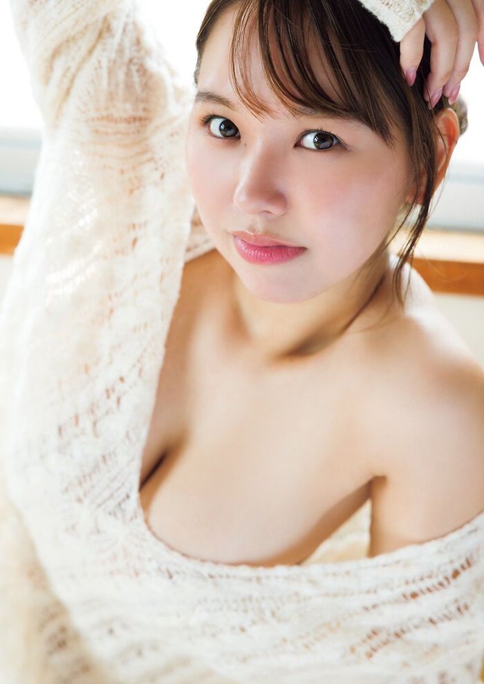 [Image] Yuzumi Hongo with huge breasts, who challenges the gravure of a lewd costume wwwwwwwwwww 4th image