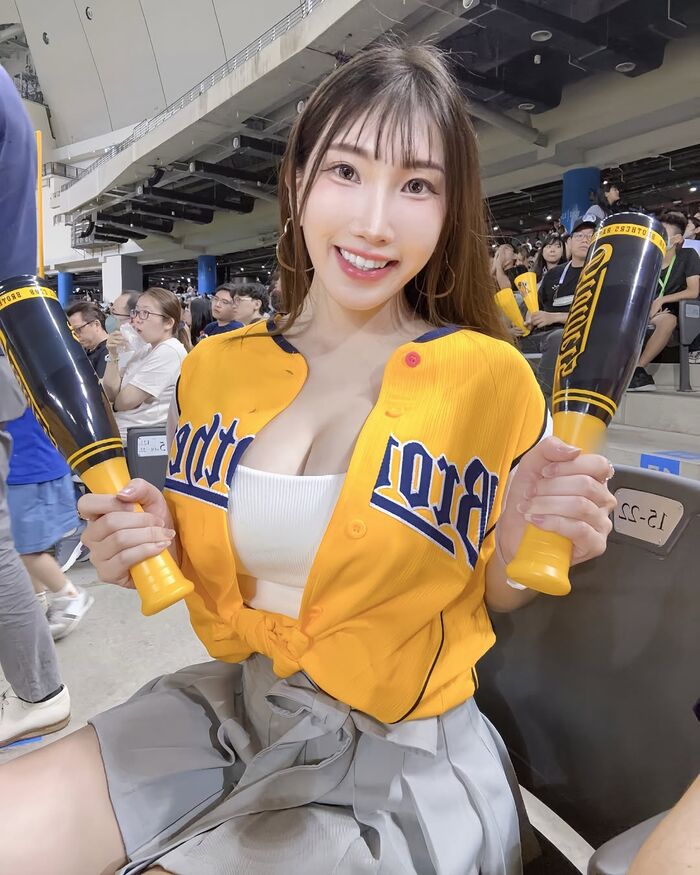 火爆身材「Ariea Chen」呼之慾出的上圍一看就淪陷 (49P) 14th image