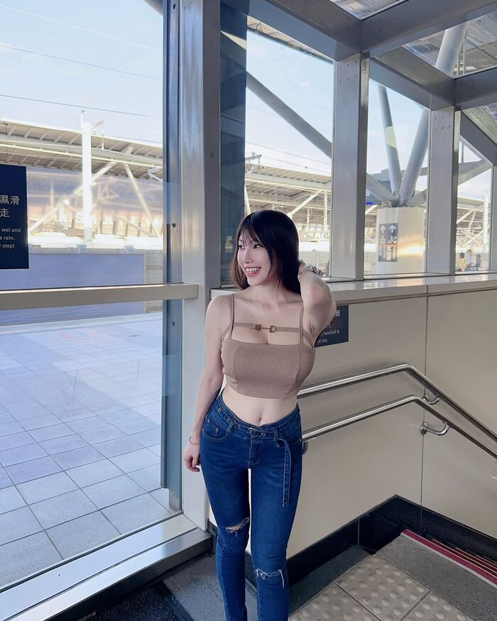 火爆身材「Ariea Chen」呼之慾出的上圍一看就淪陷 (49P) 35th image