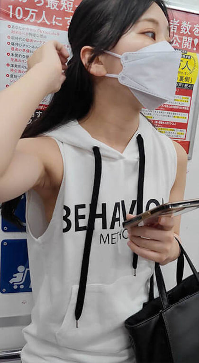 Erotic images of armpit exposure girls 7th image