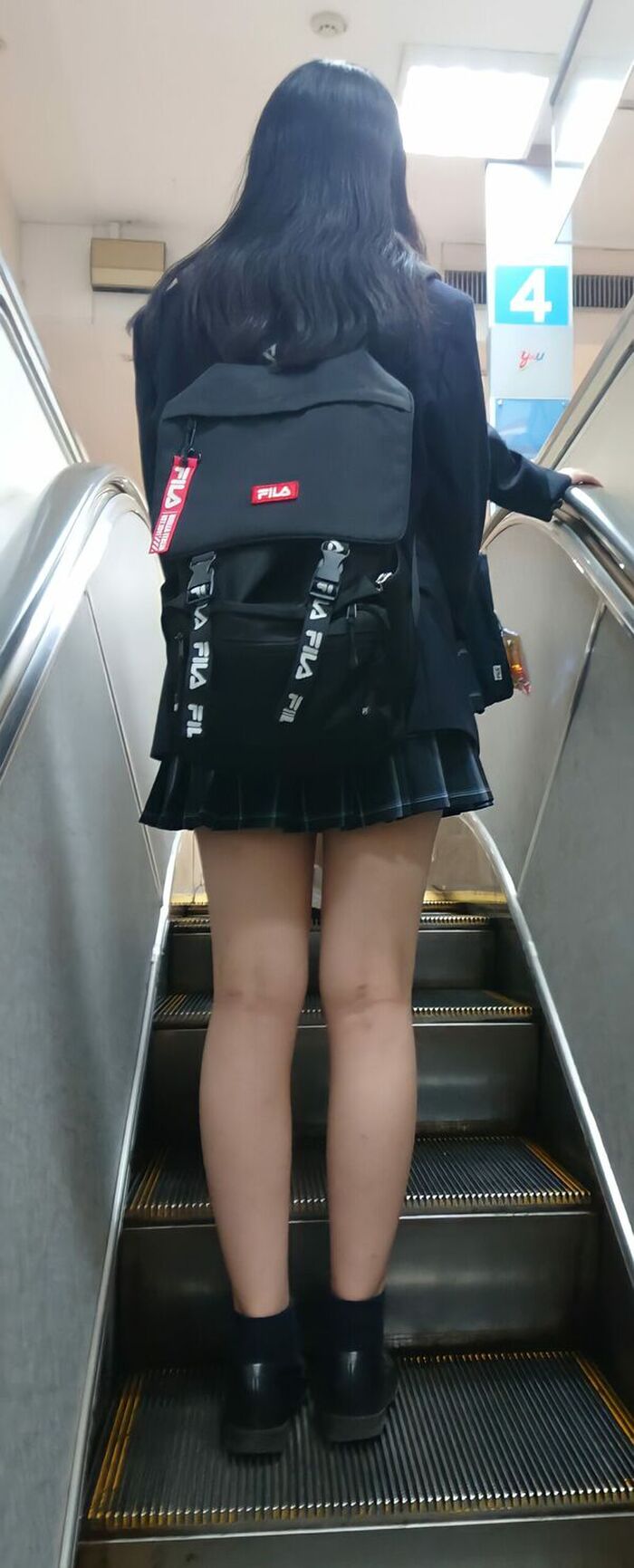 最近のJKの生意気な足、略して生足にくらくらするエロ画像71枚 30th image