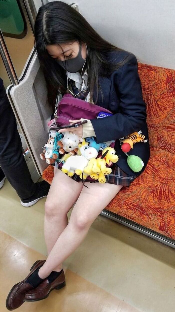 最近のJKの生意気な足、略して生足にくらくらするエロ画像71枚 39th image