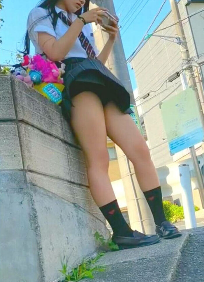If the wind blows, Shiko will move in front of the station [97 wind panchira images] 4th image