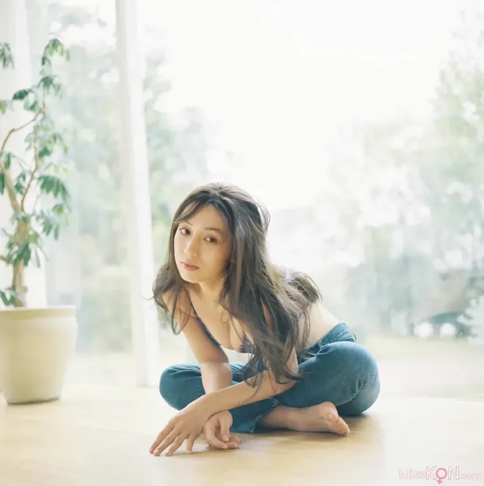 Airi Satō (佐藤あいり): Glossy bare skin Vol.2 (56 photos) 10th image
