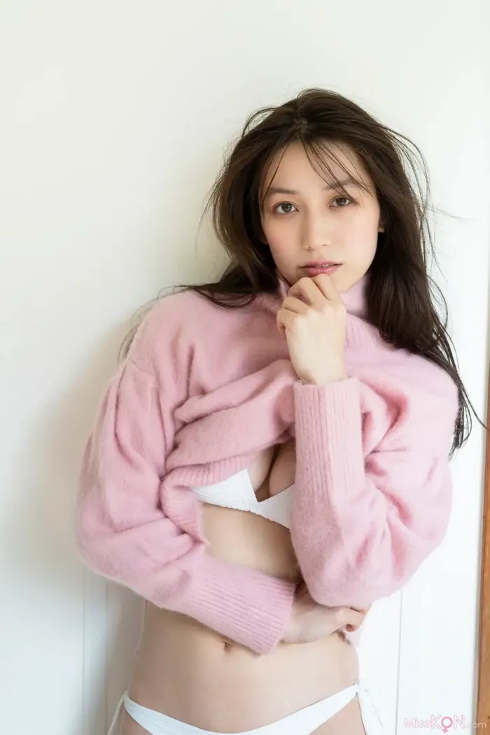 Airi Satō (佐藤あいり): Glossy bare skin Vol.2 (56 photos) 32th image