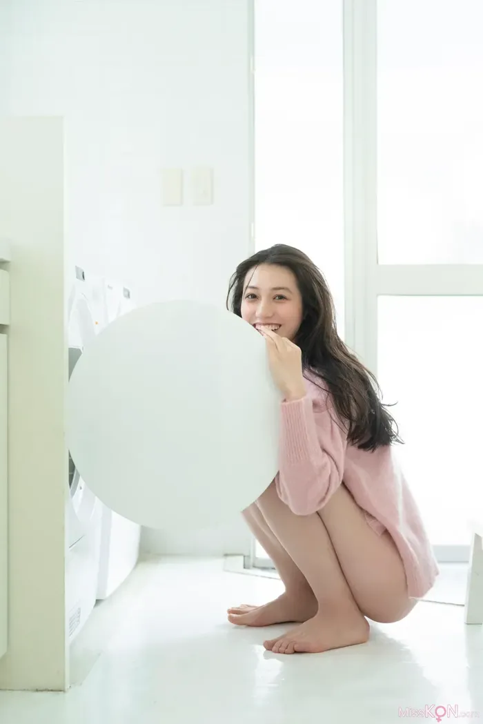 Airi Satō (佐藤あいり): Glossy bare skin Vol.2 (56 photos) 36th image