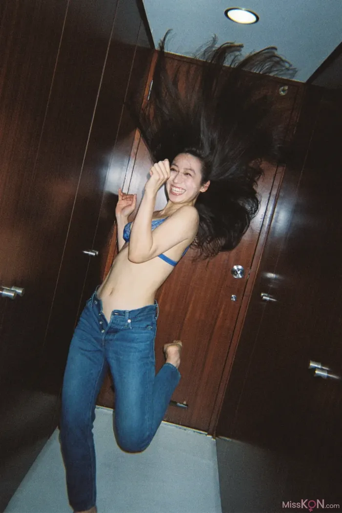 Airi Satō (佐藤あいり): Glossy bare skin Vol.2 (56 photos) 5th image