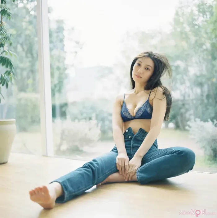 Airi Satō (佐藤あいり): Glossy bare skin Vol.2 (56 photos) 9th image