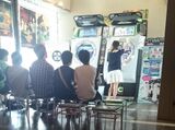 [Sad news] A woman is molested at a coin laundry, but she continues to operate the washing machine in good health ...